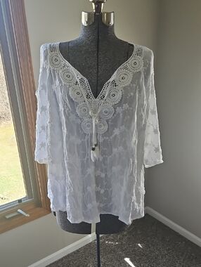 Daniel Rainn Boho Peasant Crochet Trim Cold Shoulder Blouse